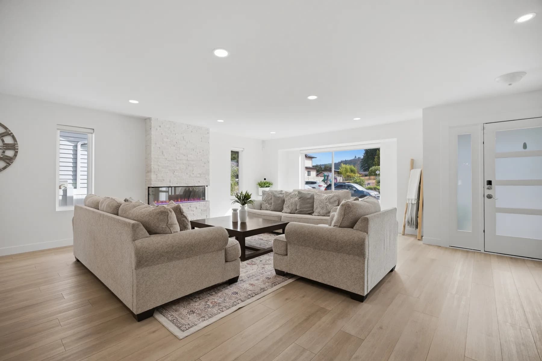 Grosvenor Place, Abbotsford, frame 2