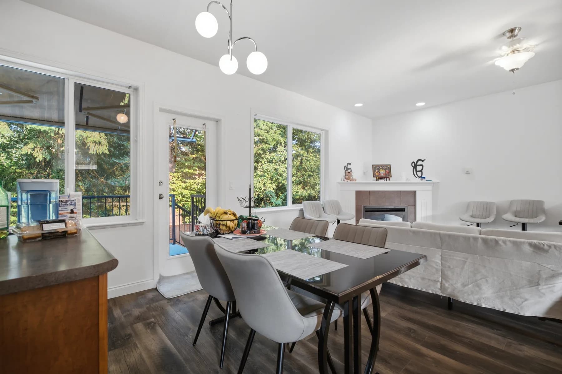 Hollister Place, Mission, frame 8