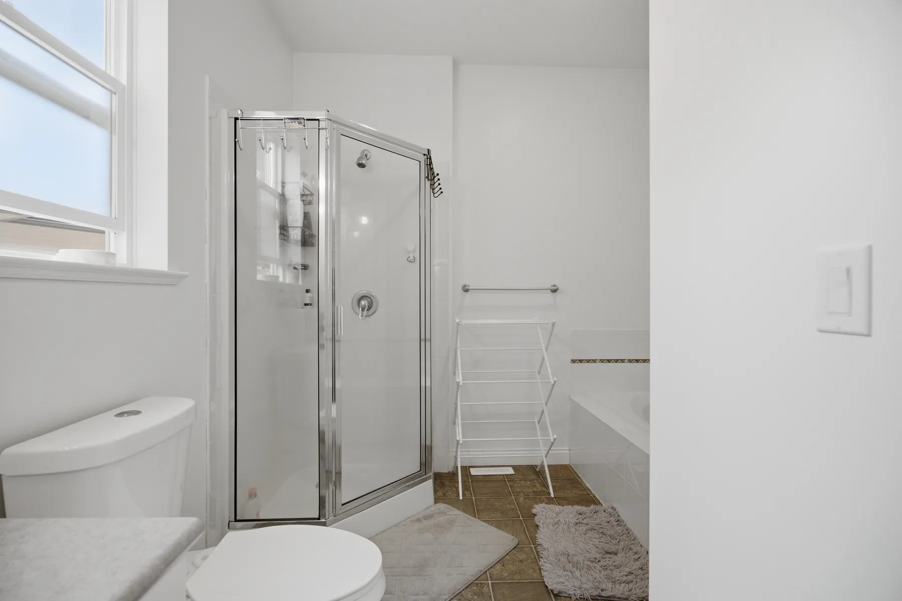 Hollister Place, Mission, frame 10