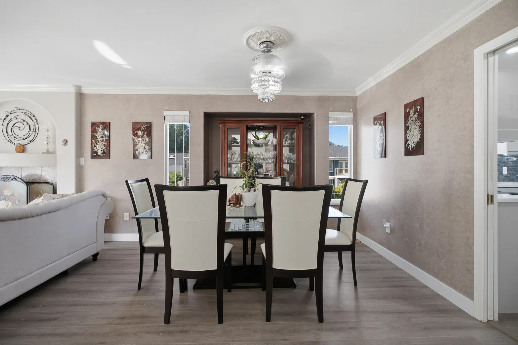 Miller Crescent, Mission, frame 6