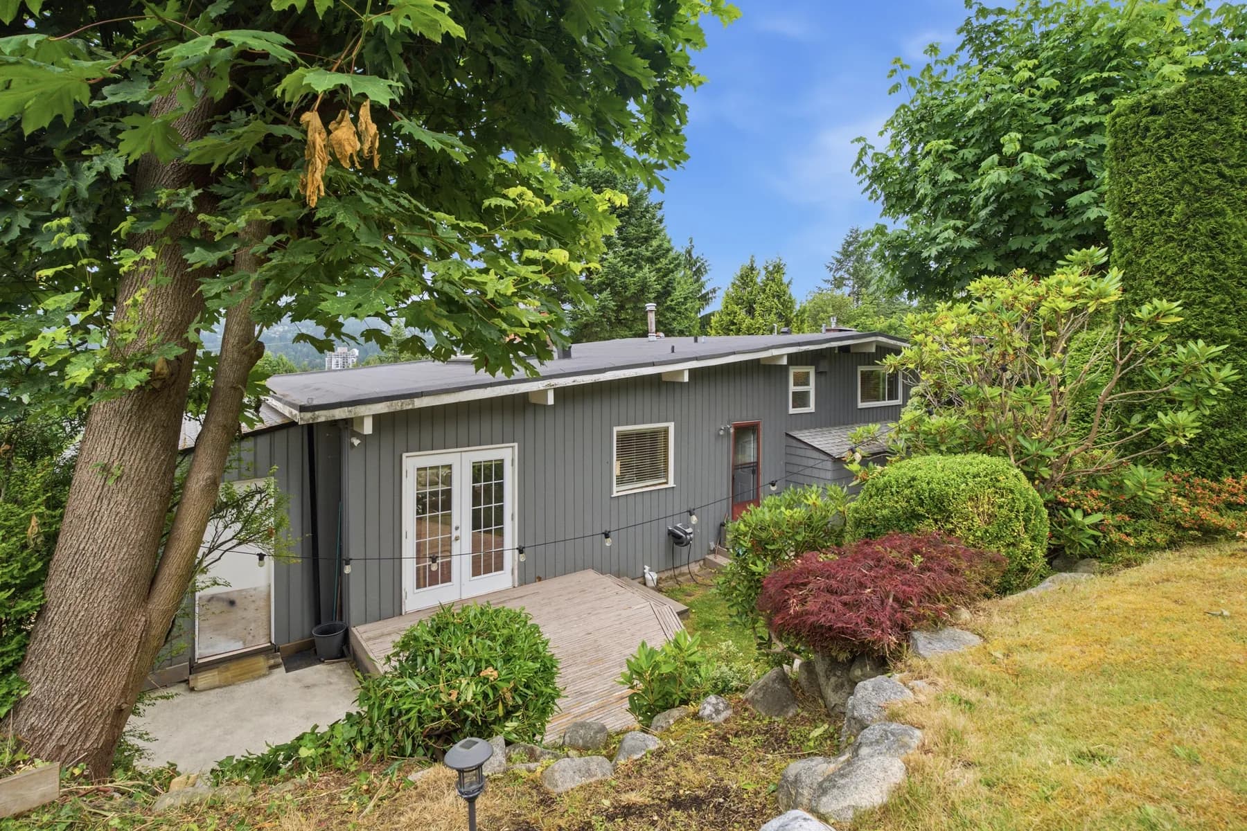 Pinecrest Avenue, Coquitlam, frame 10